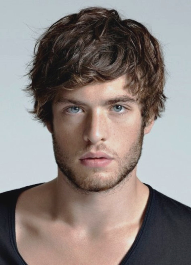 Simple and beautiful male hairstyles Picture 23