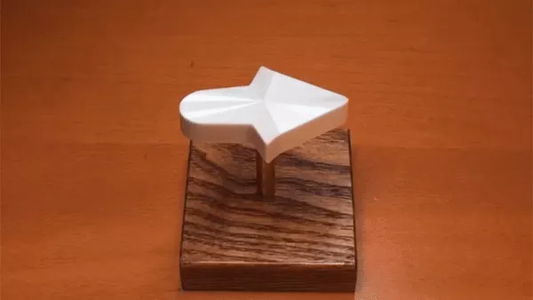Simple objects that can create optical illusions confuse viewers Picture 2