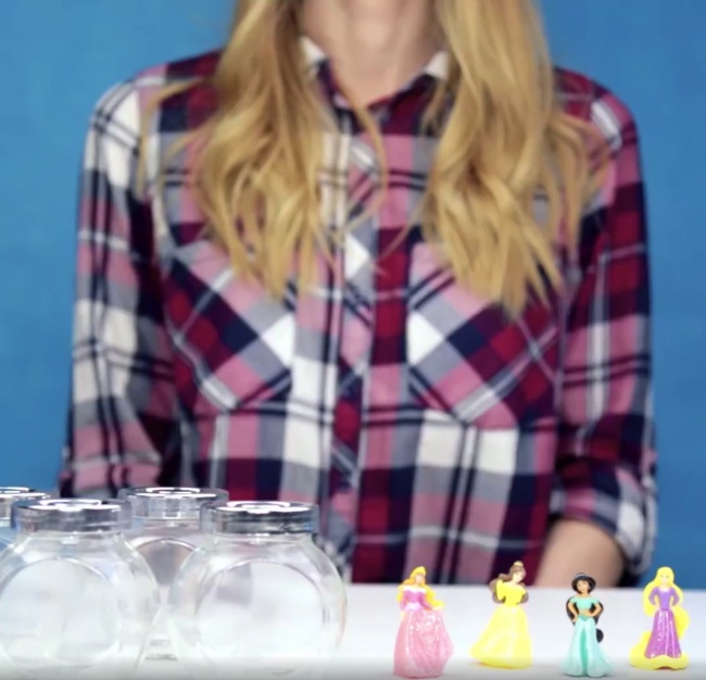 Simple steps to make a snow globe for your baby Picture 1