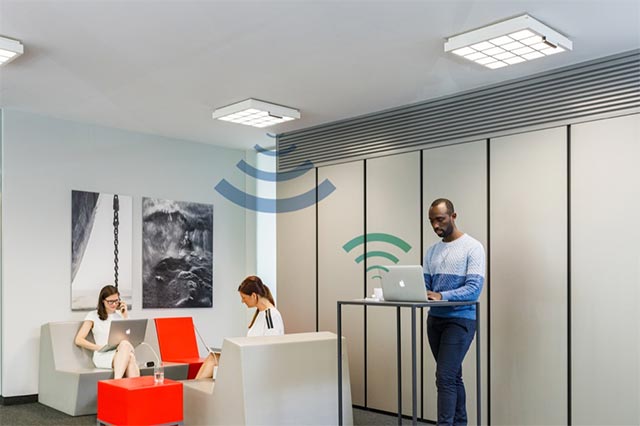 Smart light model can transfer internet data through light at speeds up to 250Mbps Picture 3