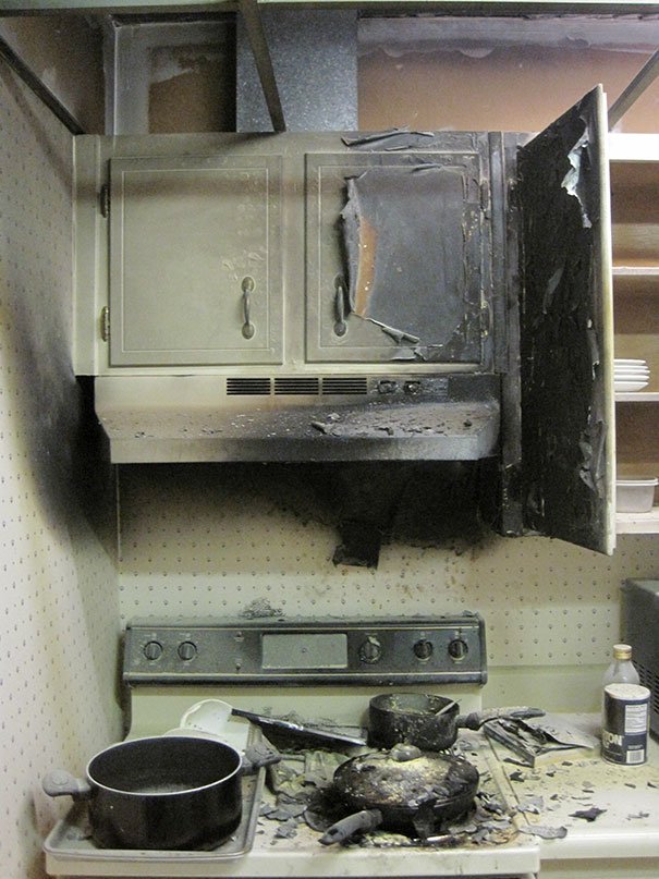 Smiling leaning with 20+ images of 'kitchen disaster' beyond 'imagination' Picture 33