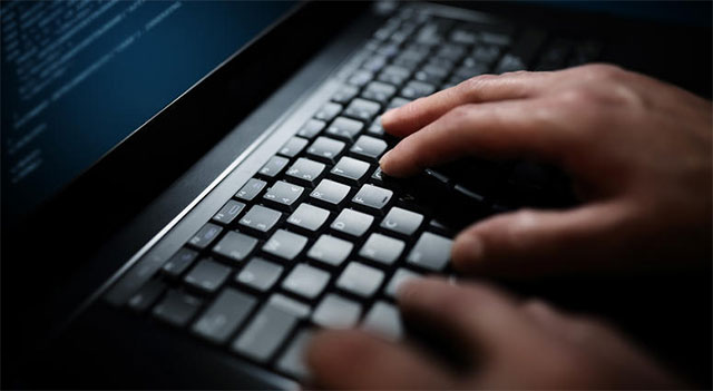 So frustrated with the learning situation, students hack the school's computer system Picture 2