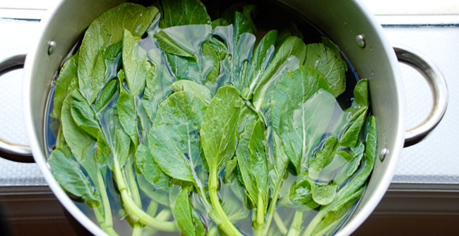 Soak vegetables in salt water to eliminate harmful chemicals, mistakes need to change Picture 3