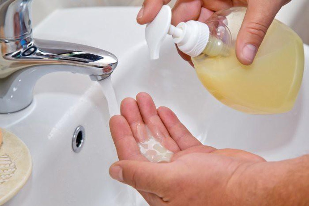 Solution to save water for dry hands, hand sanitizers for offices and buildings Picture 2