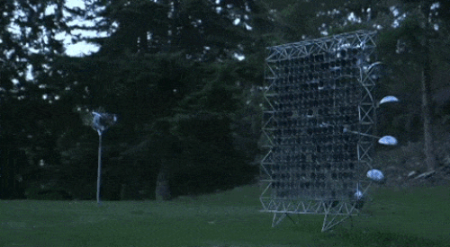 Standing in front of 15 fascinating sculptures to make it strange Picture 10