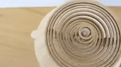 Standing in front of 15 fascinating sculptures to make it strange Picture 11