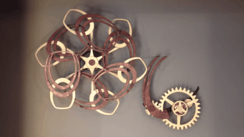 Standing in front of 15 fascinating sculptures to make it strange Picture 5