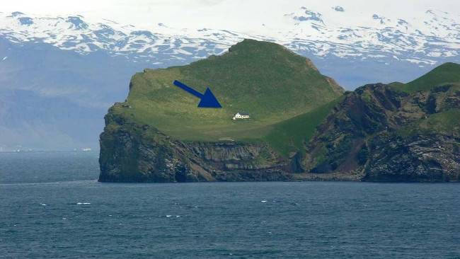 Startled with houses built on unbelievable terrain Picture 3