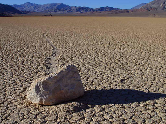 Successfully decipher the mystery of the stone 'know it' in Death Valley Picture 1