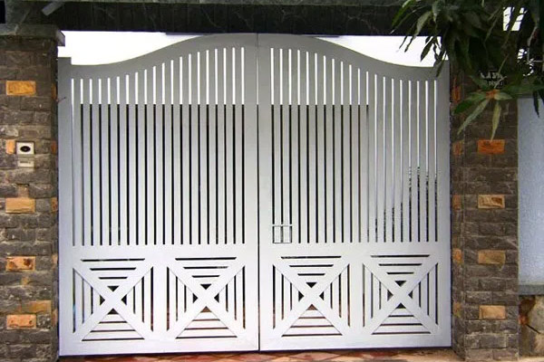 Summary of beautiful iron gates Picture 1