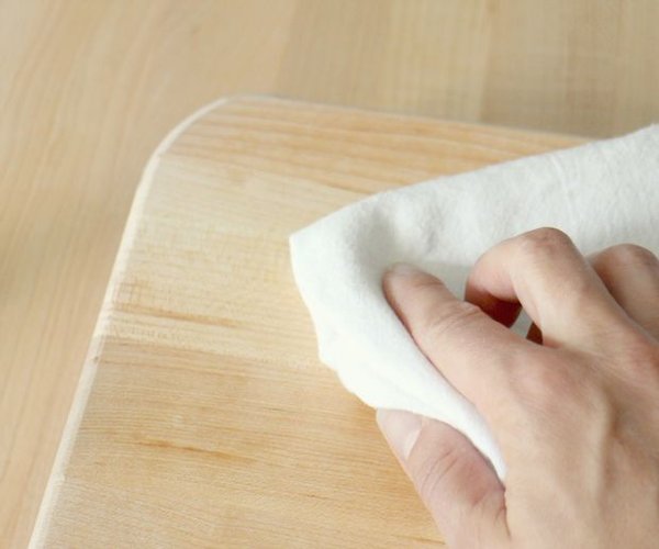 Summary of simple and effective ways to clean wood cutting boards Picture 3