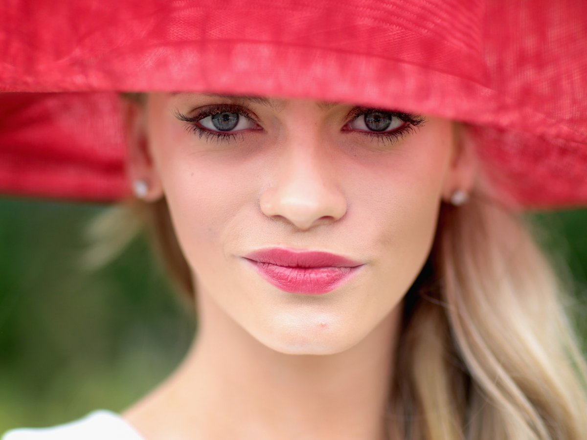 Survey of 200 self-made millionaires shows that they all have 6 positive attitudes Picture 5