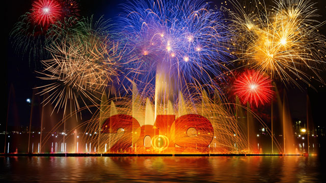 Synthesis of wallpaper, beautiful fireworks photos in the new year Picture 1