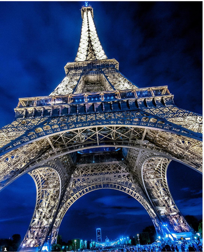 Take a look at the same location, how the two pictures were taken by different professional and amateur photographers! Picture 15