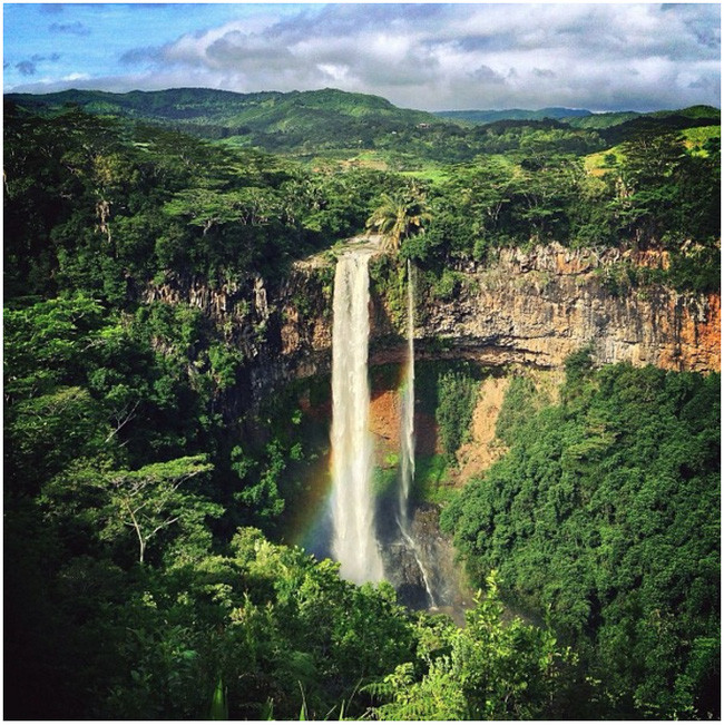 Take a look at the same location, how the two pictures were taken by different professional and amateur photographers! Picture 17