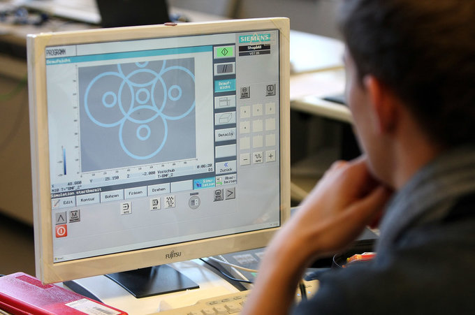 The 10 highest paid positions at Apple that many people dream of Picture 5