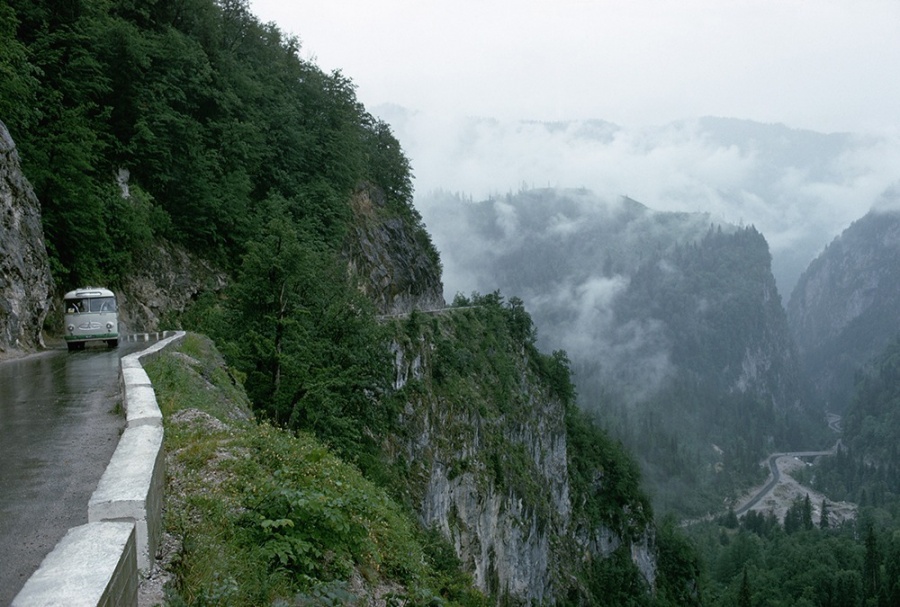 The 15 most dangerous roads on the planet make you 'sweaty' Picture 14