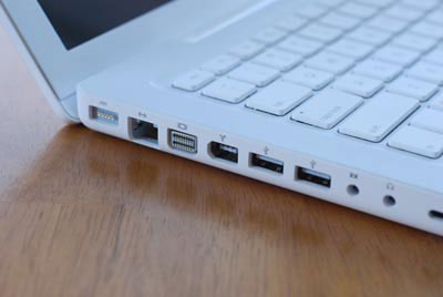 The 2009 MacBook is stronger in graphics Picture 3