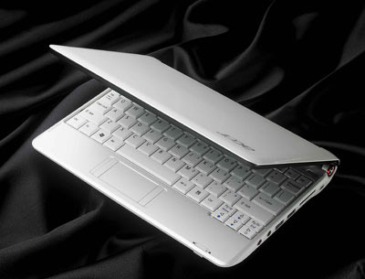 The Acer Aspire one 'white clam shell' officially launched Picture 1