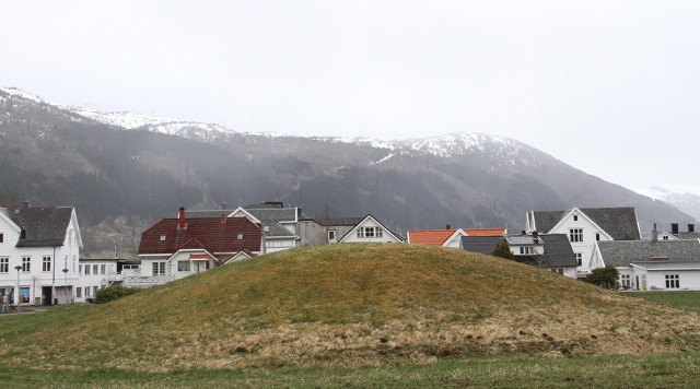 The ancient Viking coffin was excavated in Norway Picture 3