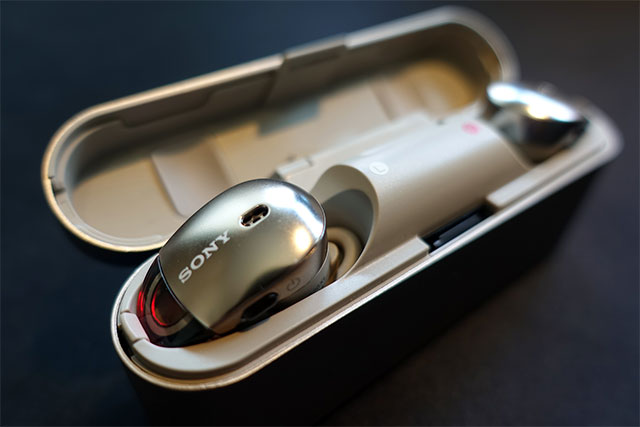 The best true wireless headphones on the market - when convenience comes to the throne Picture 10