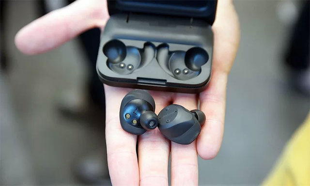 The best true wireless headphones on the market - when convenience comes to the throne Picture 2