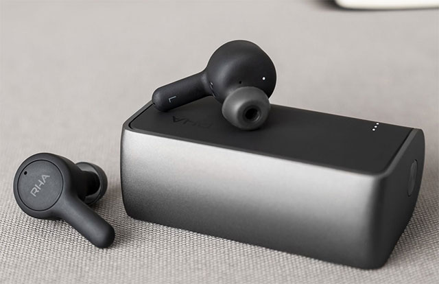 The best true wireless headphones on the market - when convenience comes to the throne Picture 5