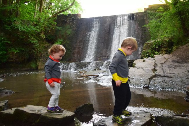 The danger when saying 'Be careful' to young children that parents need to pay attention to! Picture 3