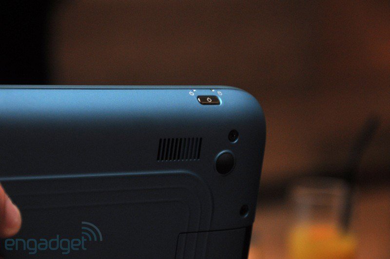 The Dell Inspiron Duo will debut early December Picture 14