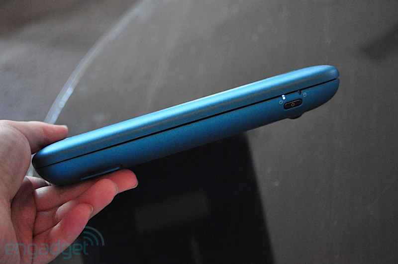 The Dell Inspiron Duo will debut early December Picture 20