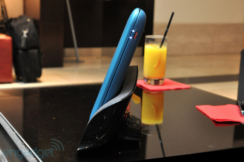 The Dell Inspiron Duo will debut early December Picture 7