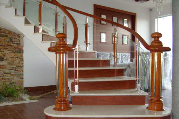The design of beautiful wooden stairs, modern Picture 2