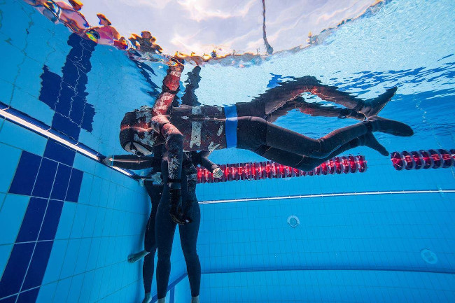 The diving athlete's 24-minute record challenges the limits of science Picture 1