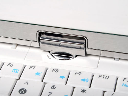 The Eee PC T91 challenges both the Vaio P Picture 4