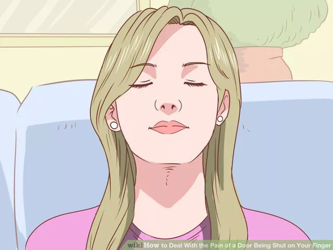 The first aid steps in time when the hand jammed into the door gap Picture 4