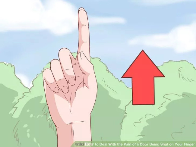 The first aid steps in time when the hand jammed into the door gap Picture 8