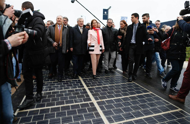 The first solar street in the world went into operation in Normandy, France Picture 2