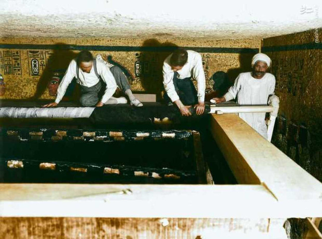 The glittering gold warehouse in the ancient Egyptian tomb of Pharaoh Tutankhamun Picture 17