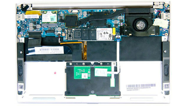 The inside of the Zenbook Prime is 11.6 inches Picture 4