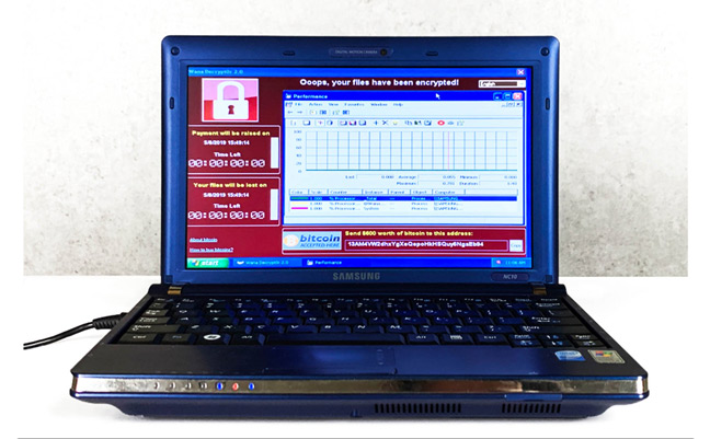 The laptop contains six of the world's most dangerous malware being auctioned, starting at $ 268,000 Picture 1