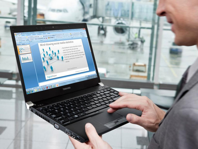 The MacBook Air pitted against the Portégé R830 Picture 3