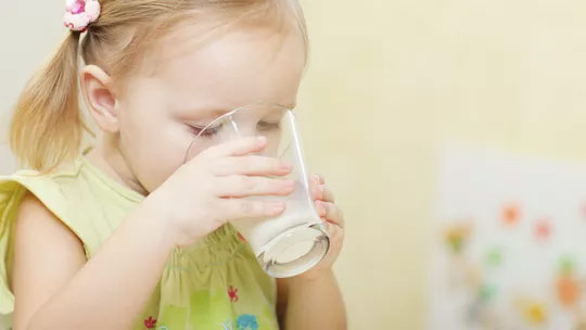 The mistake when drinking milk turns it into a poison in the body Picture 3