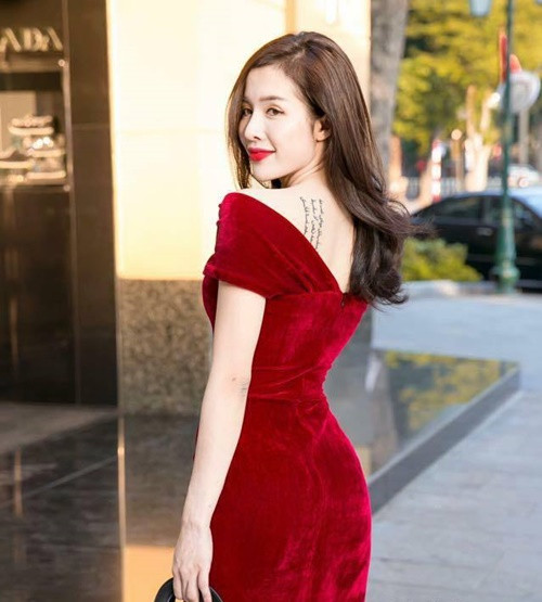 The model of girls dresses should be present on 8/3 Picture 16