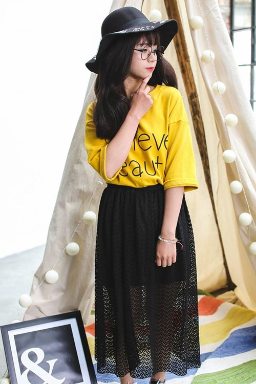 The model of girls dresses should be present on 8/3 Picture 4