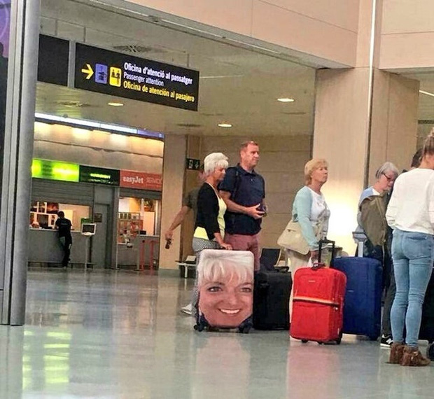 The most unique images on the plane that passengers have ever taken: Bet you have not seen more than half! Picture 8