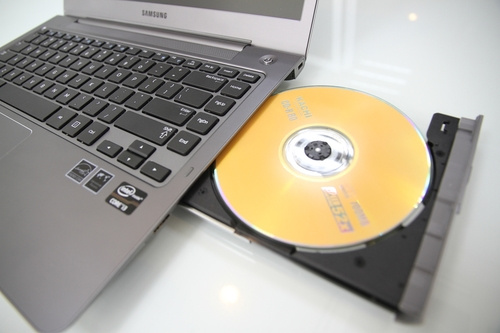 The new Samsung Series 5 Ultra runs Windows 8 Picture 5