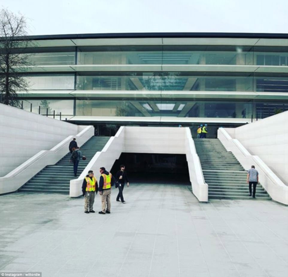 The photo is sparkling about Apple Park, Apple's new $ 5 billion headquarters Picture 3