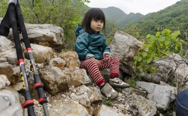 The precious thing the Chinese father learned after his 2-year-old daughter's trip Picture 5