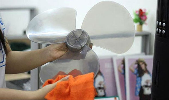 The propellers are usually dusty, why? Picture 2