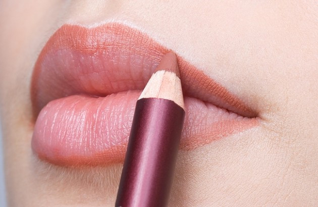 The secret of making lipstick is both beautiful and easy for stylish girls Picture 5
